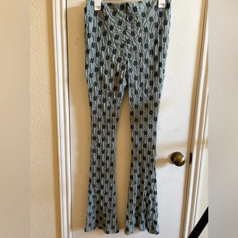 Brand new without tag Free People Margo lace overlay flare pants size M - Picture 5 of 7